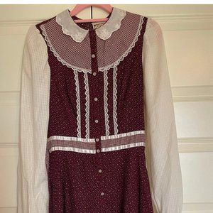 Try to find！！This cute polka-dot gunne sax dress